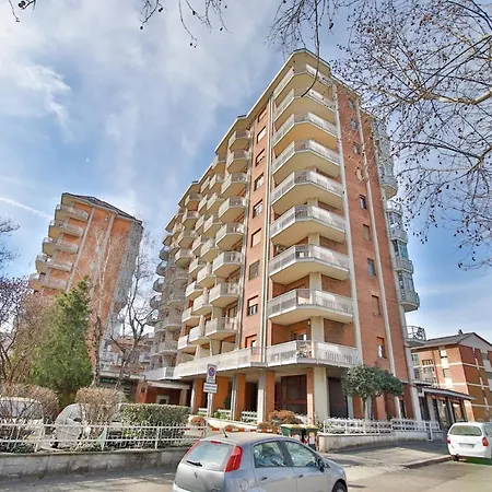 Panoramic - Free Parking Zone